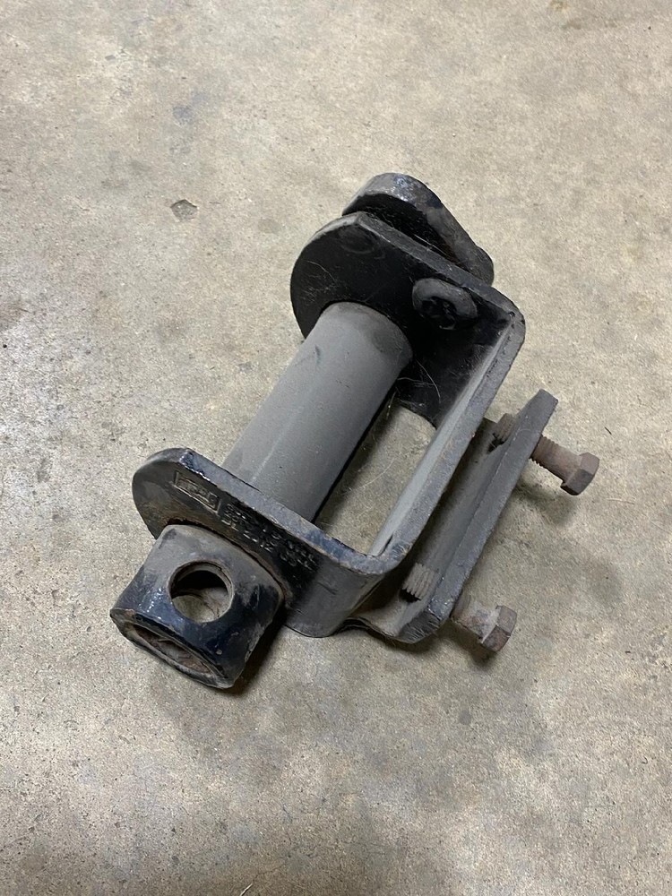 USCC 4" Standard Profile Sliding Winch for Double L Track