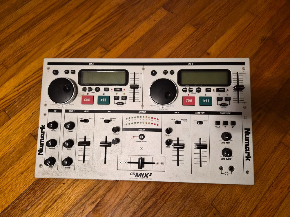 NUMARK CDMIX2 PROFESSIONAL CD MIXING CONSOLE - Untested - Read