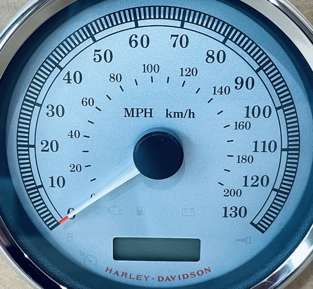 2004-2013 Harley Davidson Speedometer - L👀K - NOS