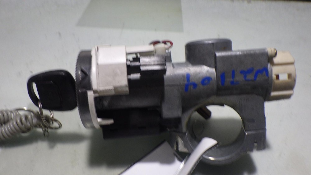 00 NISSAN MAXIMA Ignition W/Key