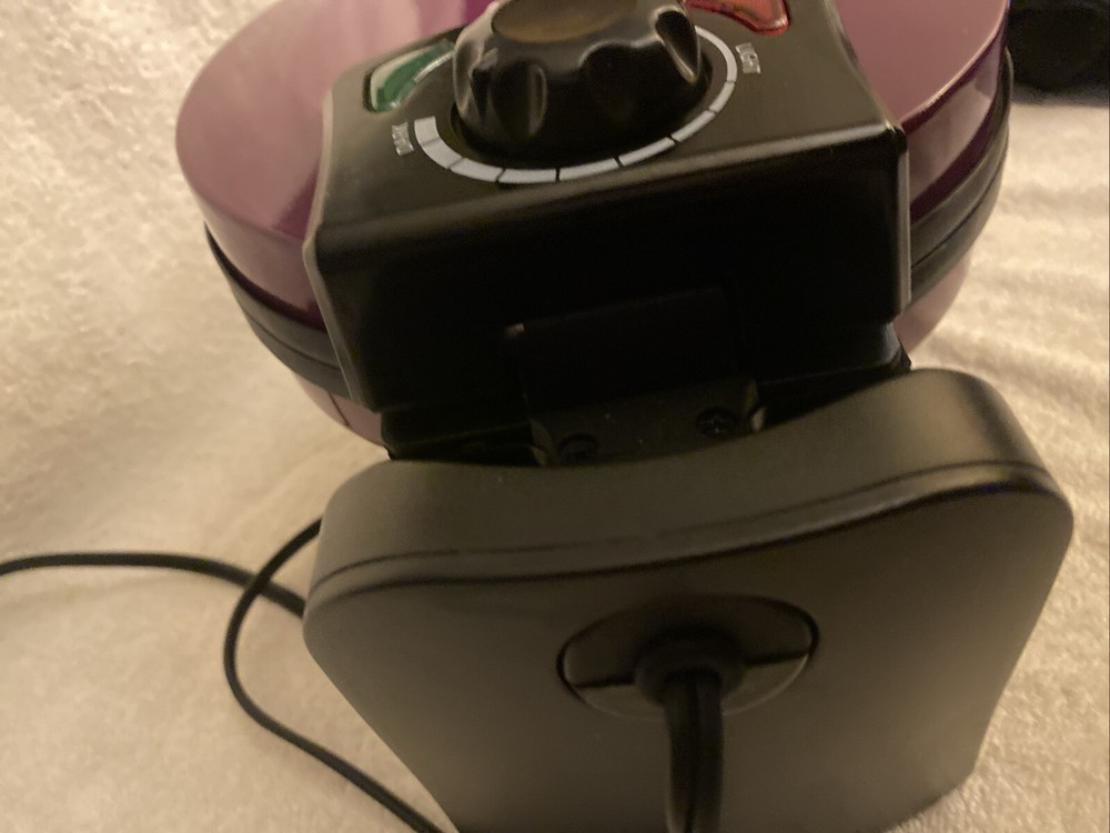 Cooks Essentials Rotating Waffle Maker Model 808