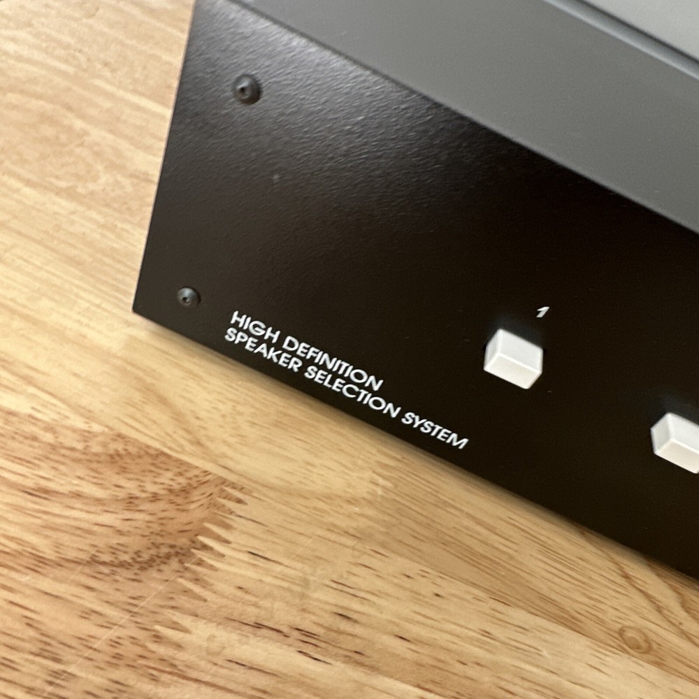 Niles HDL-6 High Definition Speaker Selection System Control Box 7 Connectors