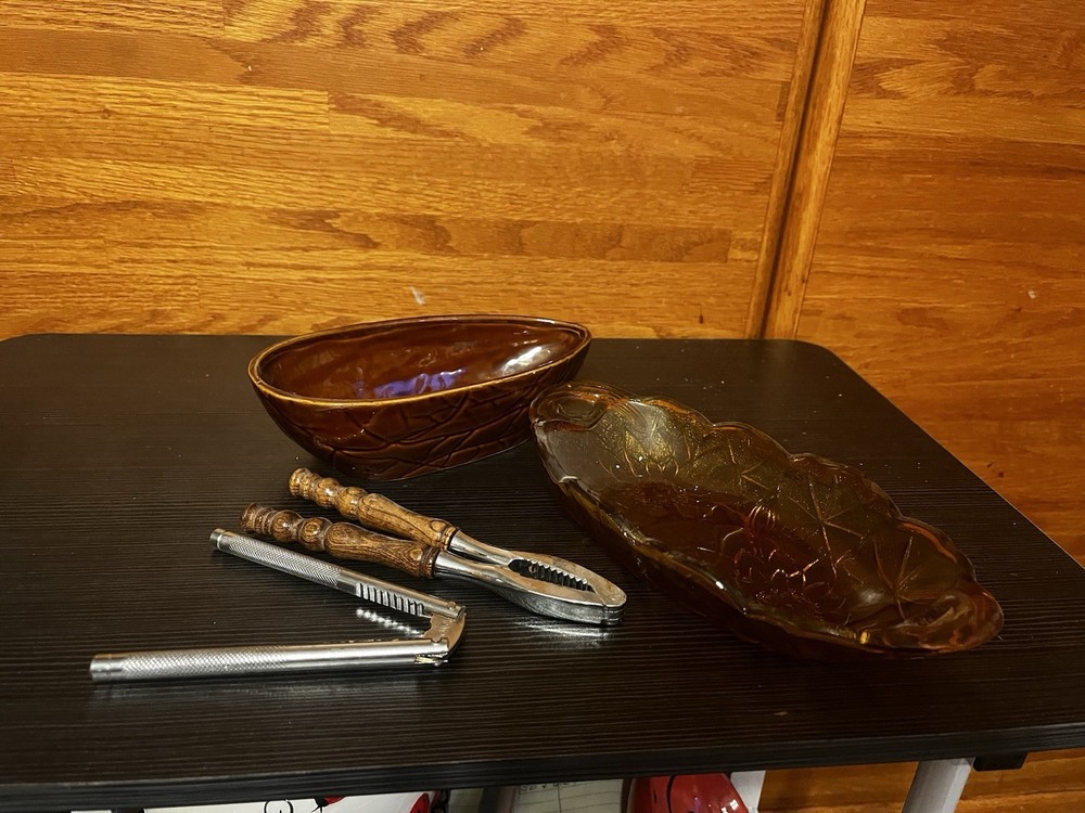 ￼ two Nut Crackers With Bowls