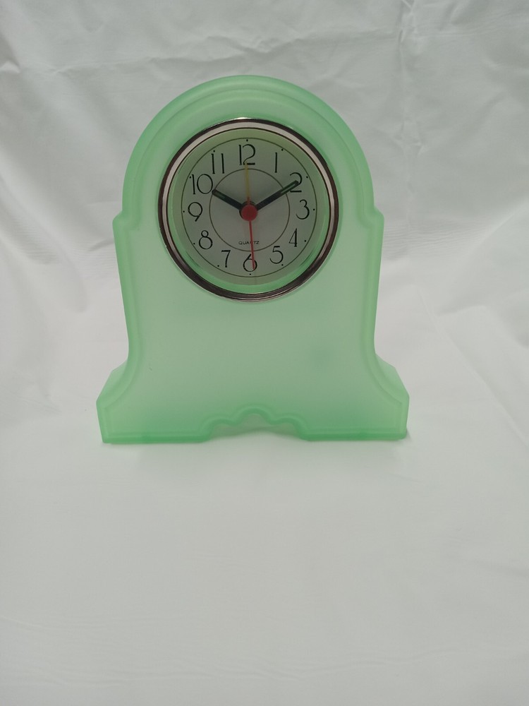GREEN OVAL QUARTZ  WITH ALARM CLOCK