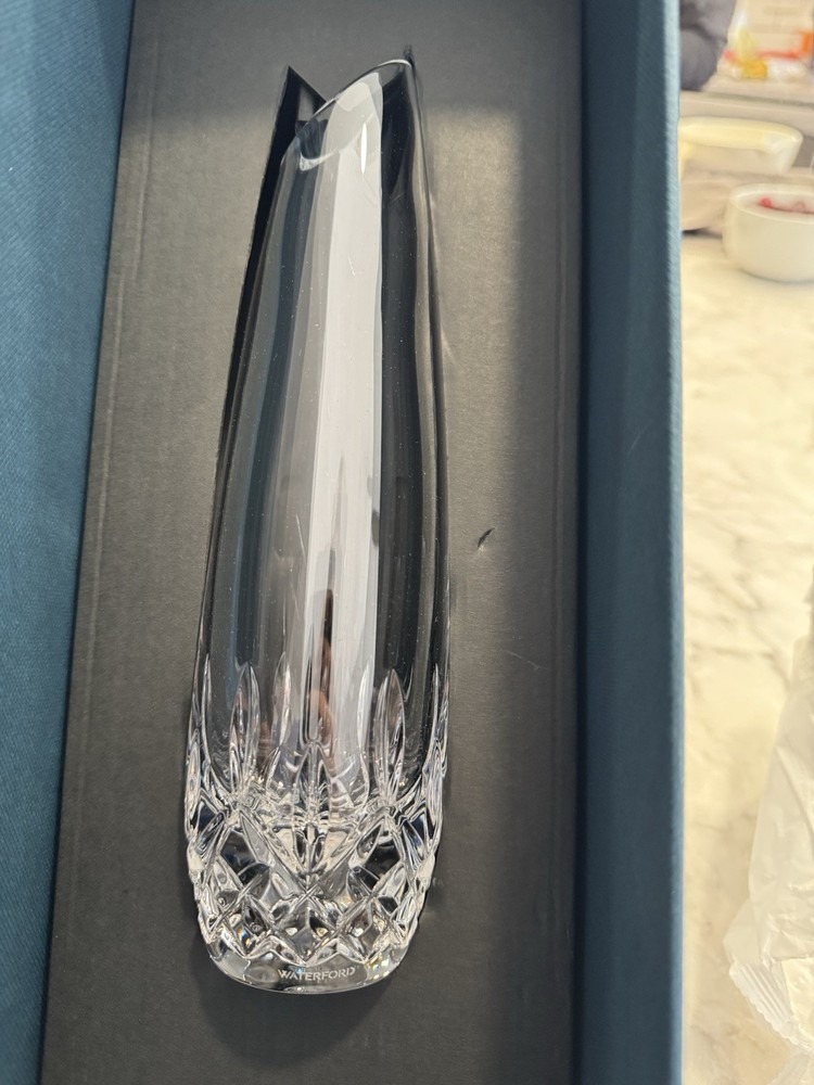 Listers Essence Bud Vase