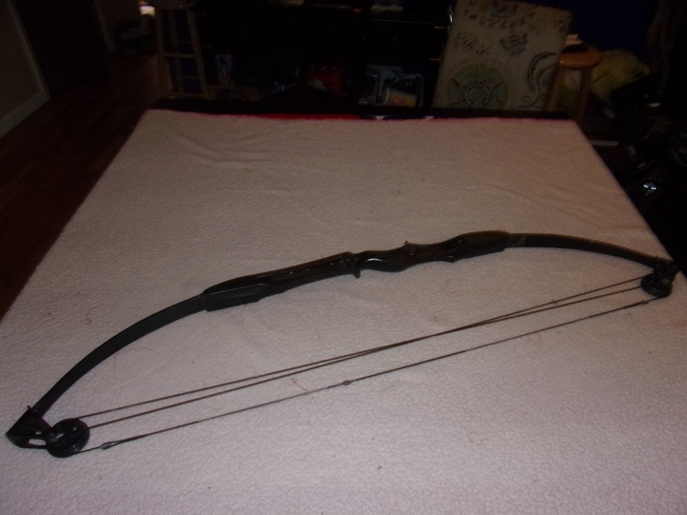 Vintage Ben Pearson Compound Bow