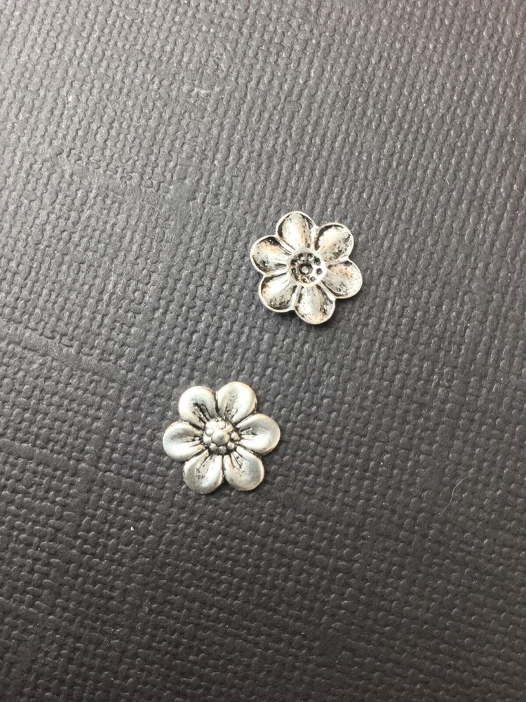 29654 - 6 Pc Small Flower NR Finding Stamping Silver Ox