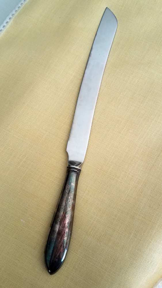 Leonard Cake Knife