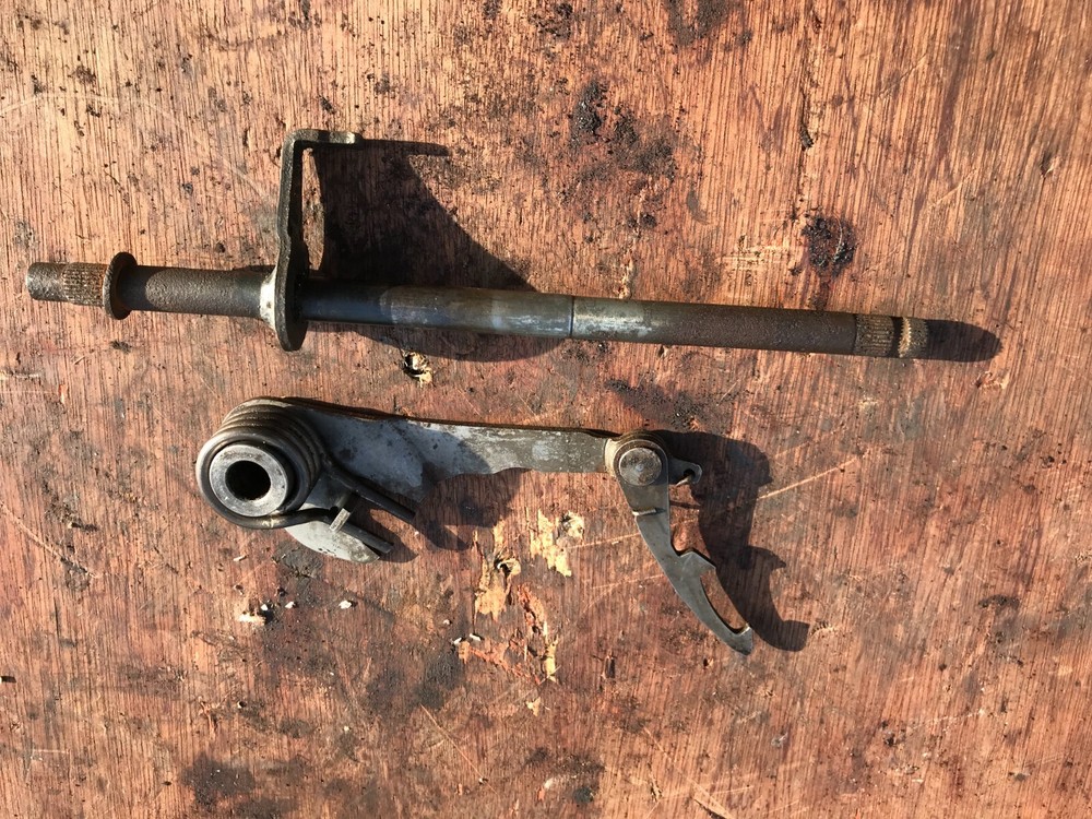 HONDA   C90zz gear selector shaft