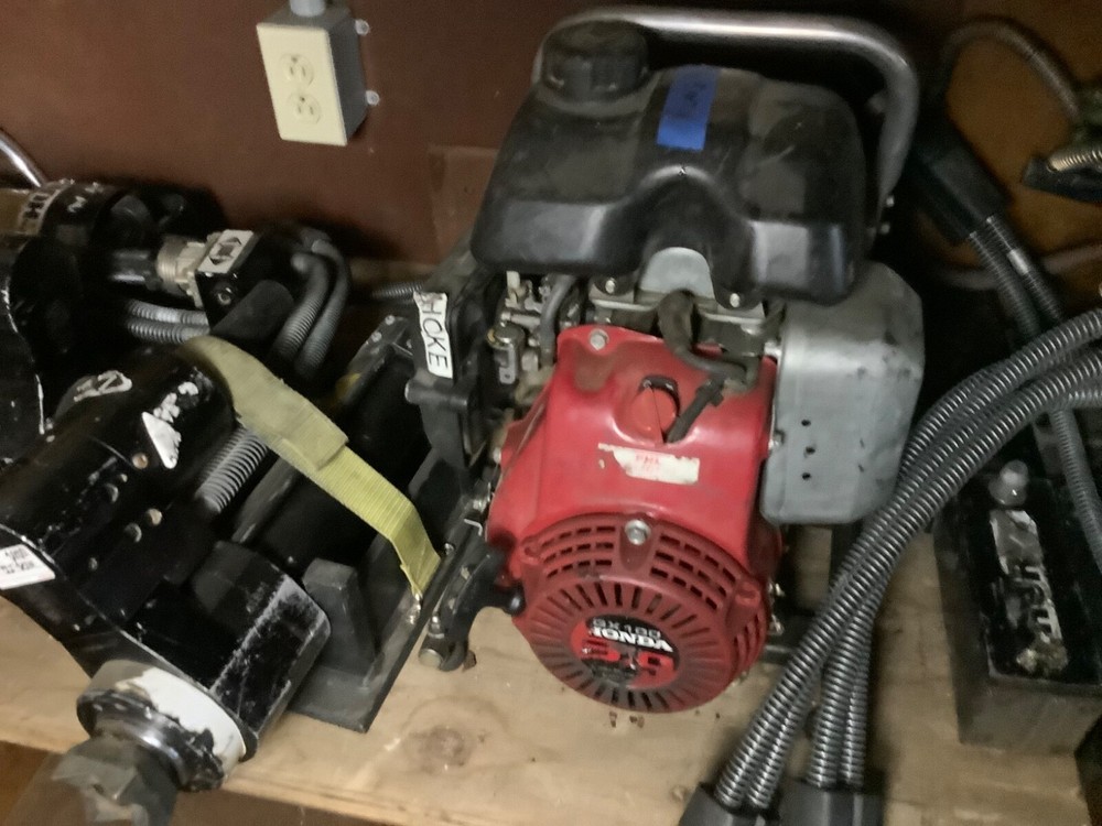 Hurst Hydraulic Cutter / Spreader  Tool - Jaws of Life