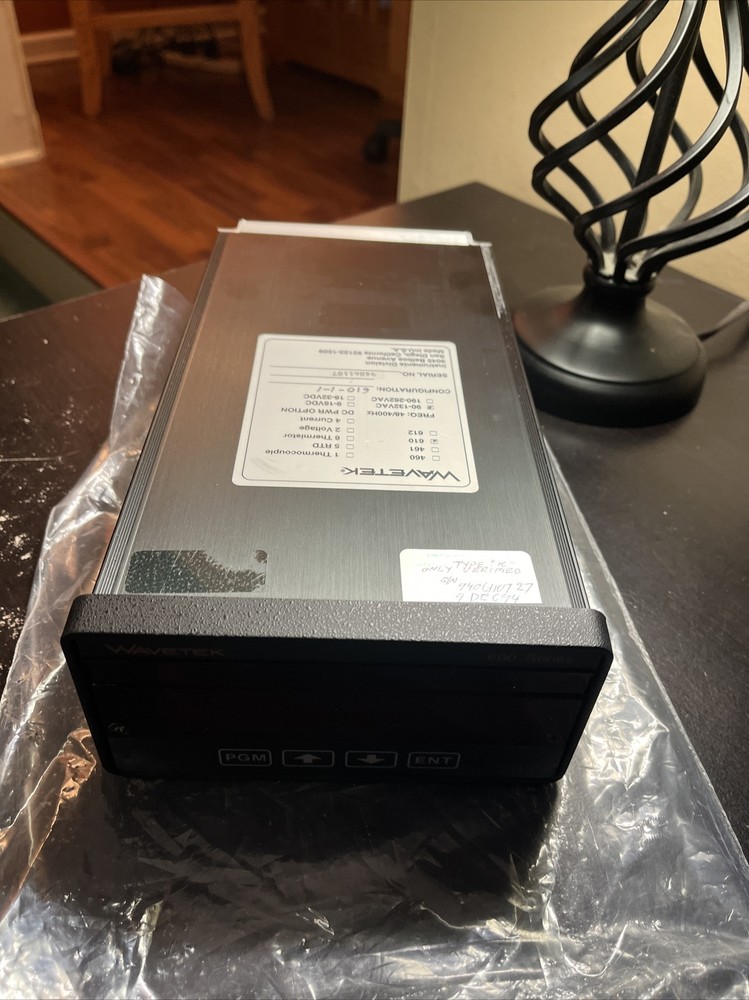 WAVETEK MODEL 610-1-1   FREQUENCY 90-132VAC PROGRAMMABLE THERMOCOUPLE TYPE