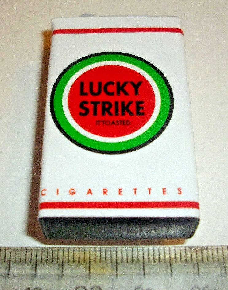 LUCKY STRIKE ADVERTISING CIGARETTE ADVERTISING MAGNET