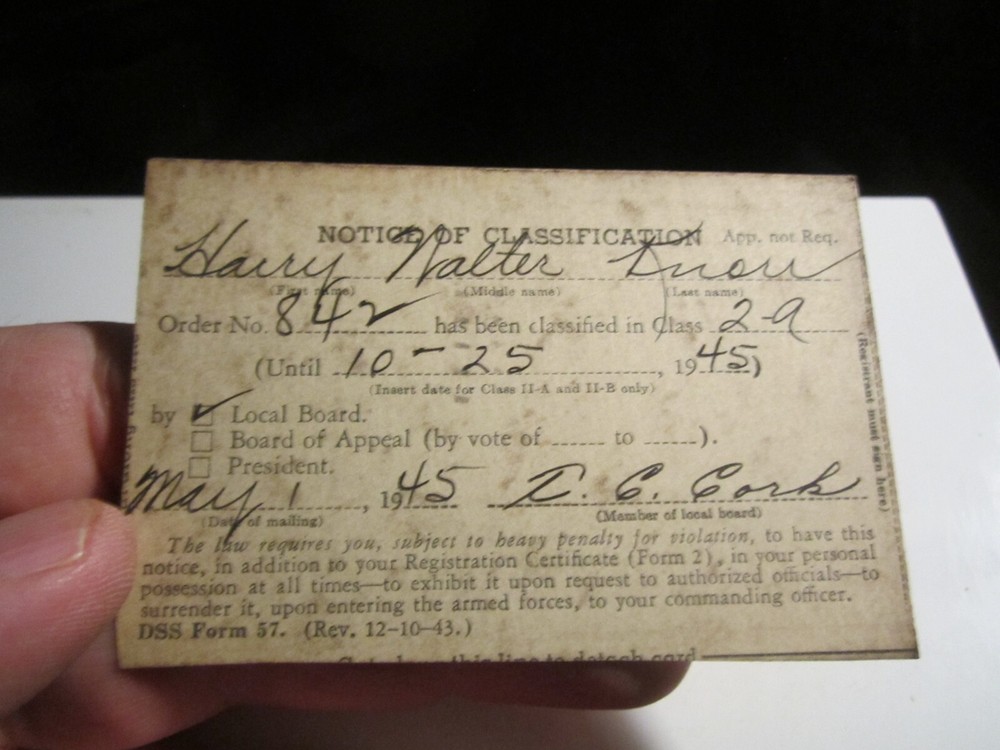 1945 ARMED FORCES 2A SELECTIVE SERVICE I.D. CARD SIGNED - SC