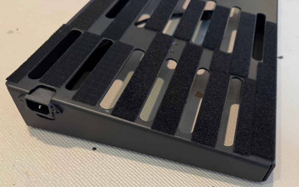PRE-OWNED | Boss BCB-1000 Pedalboard