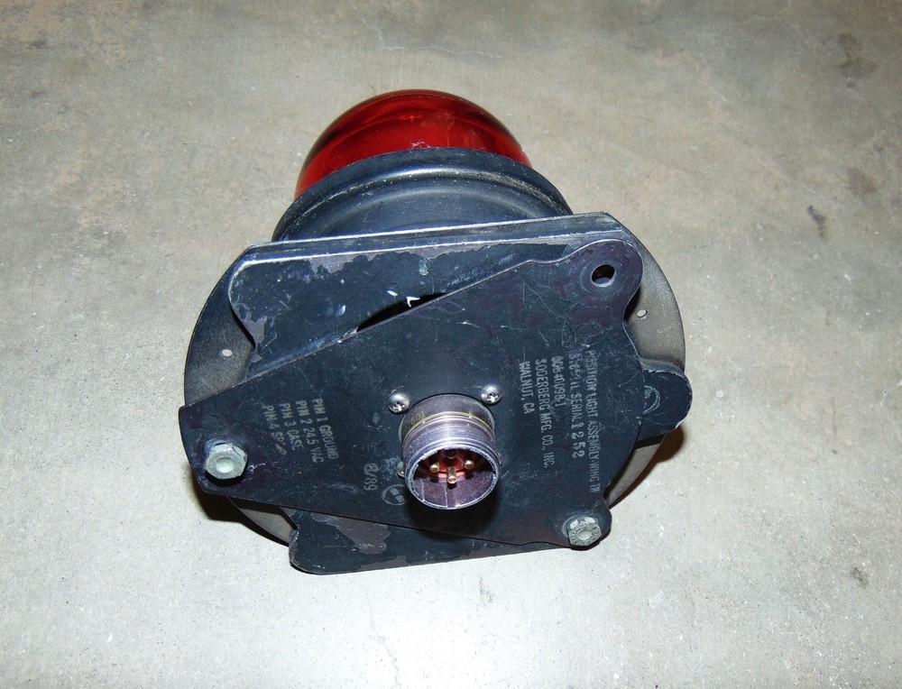 Surplus Military Aircraft Red Wing Tip Position Light Assembly Soderberg Mfg. Co