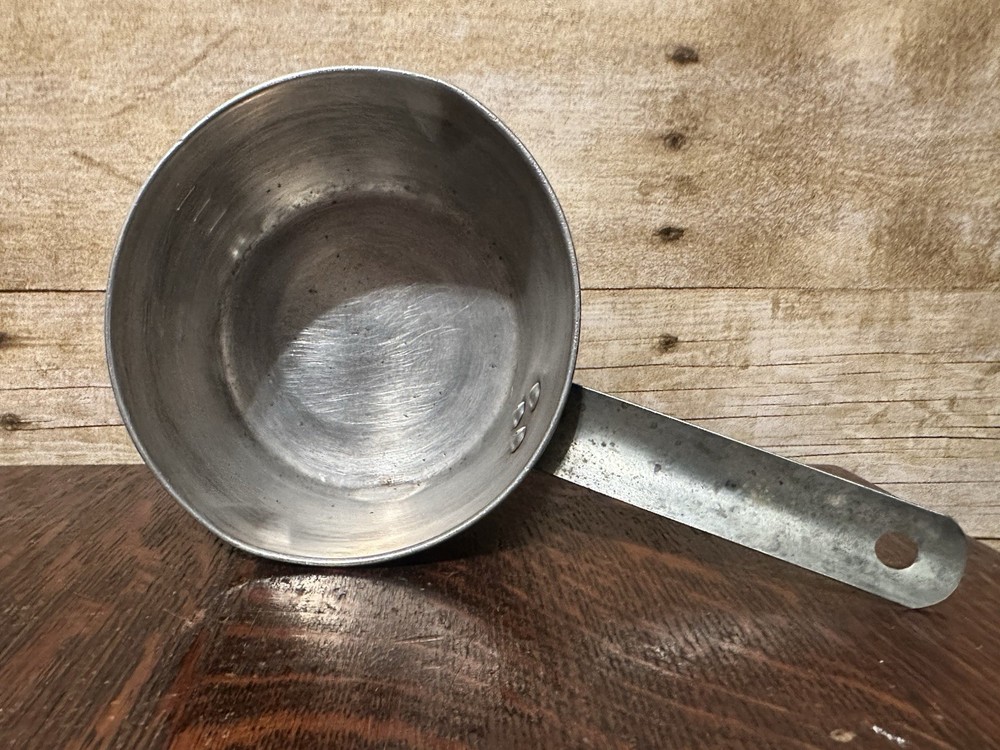 Vintage Worthmore Aluminum 2 Cup Measuring Cup