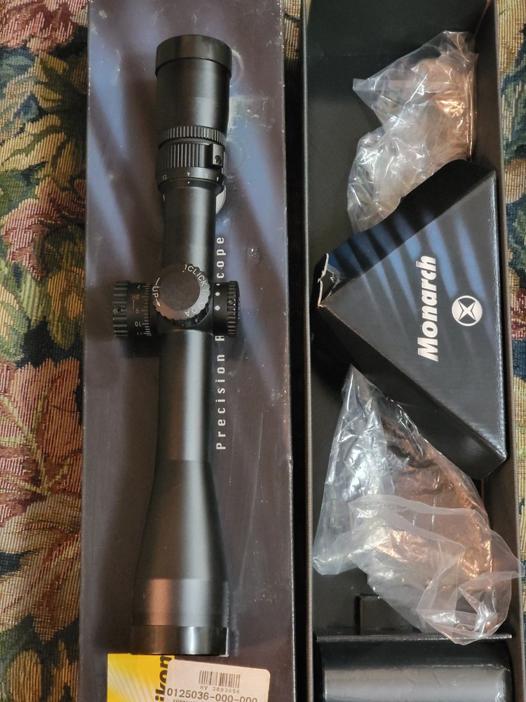 Nikon Monarch X 2.5 -10 X44 SF M MD