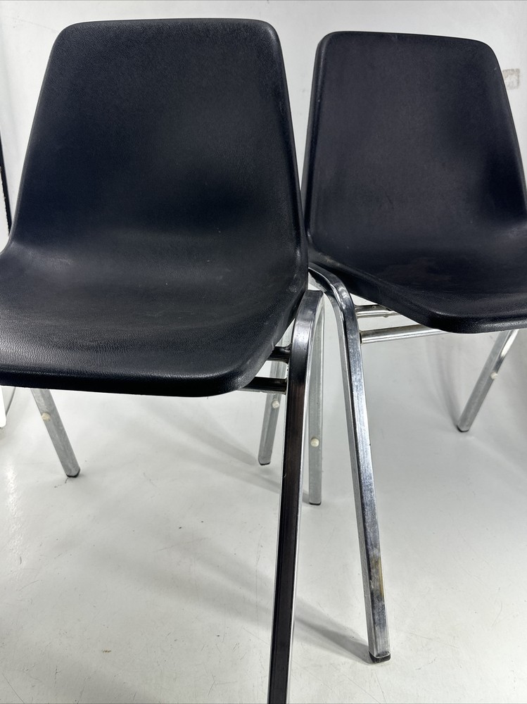 Lot of 2 Side / Stack plastic chairs Black by Samsonite