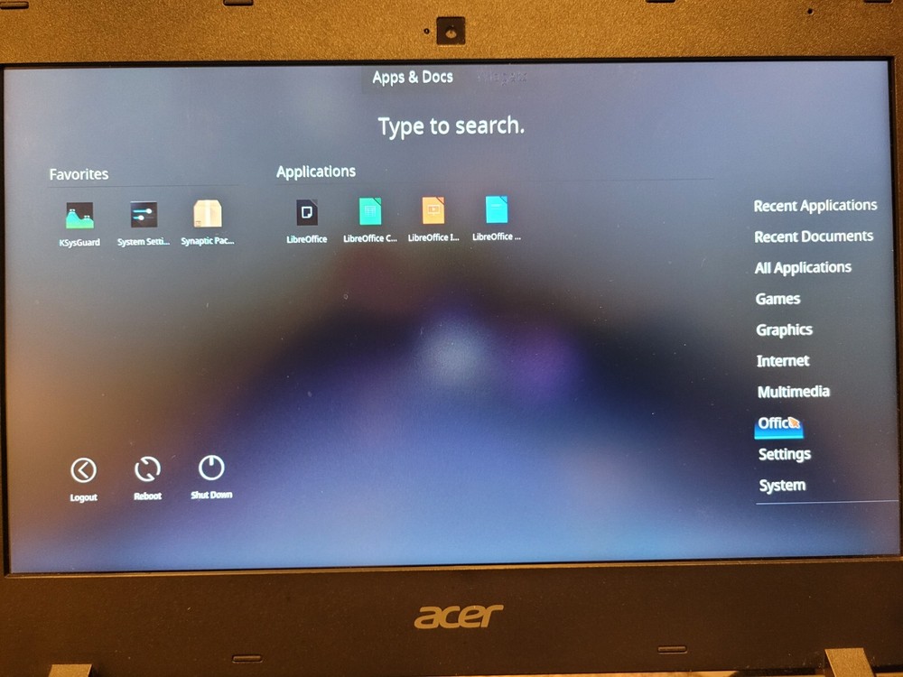 Netrunner Desktop Bootable on 16G USB Stick!