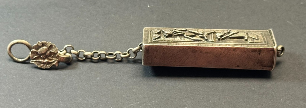 ANTIQUE NEEDLE SILVER CASE