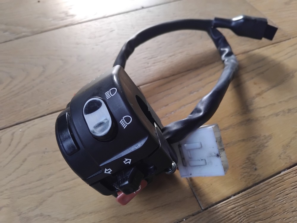 TRIUMPH 955i T595 Daytona Speed Triple Left Handlebar Switch Switchgear