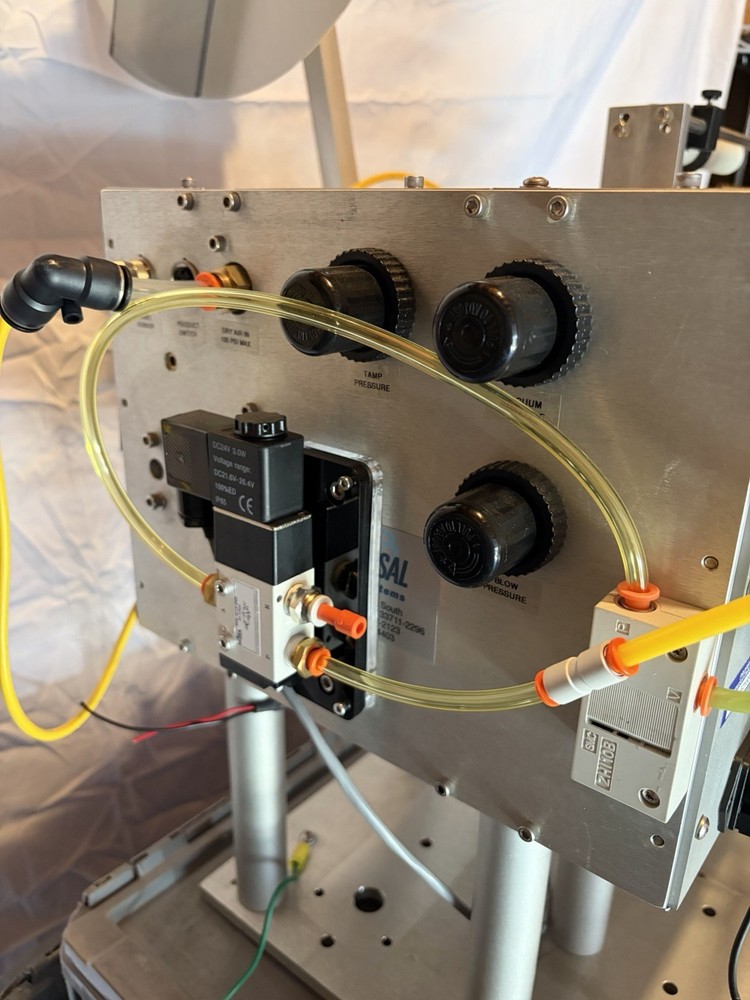 l-60 Left hand Labeler Universal labeling systems