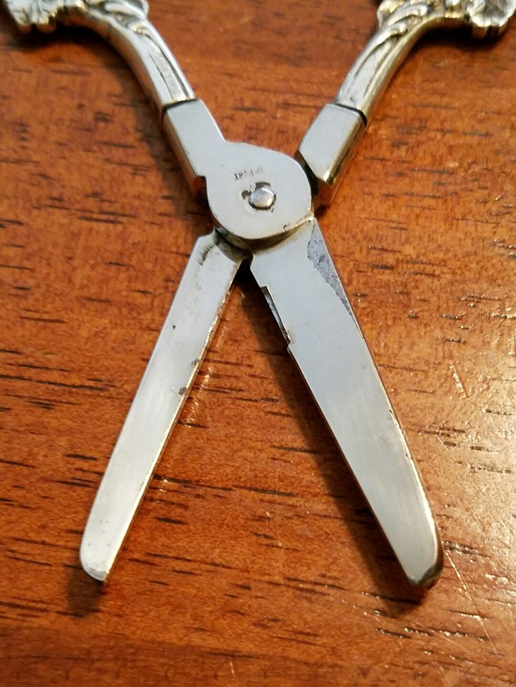 ornate sterling silver Grapevine design scissors