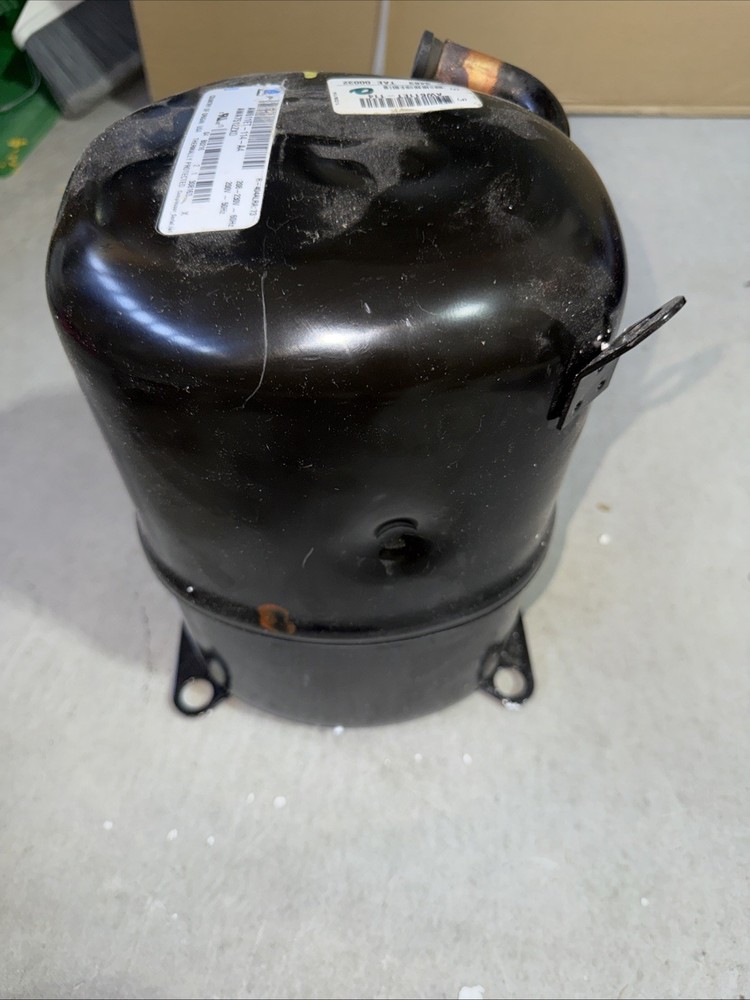 TECUMSEH AW611ET-114-A4 Compressor Untested