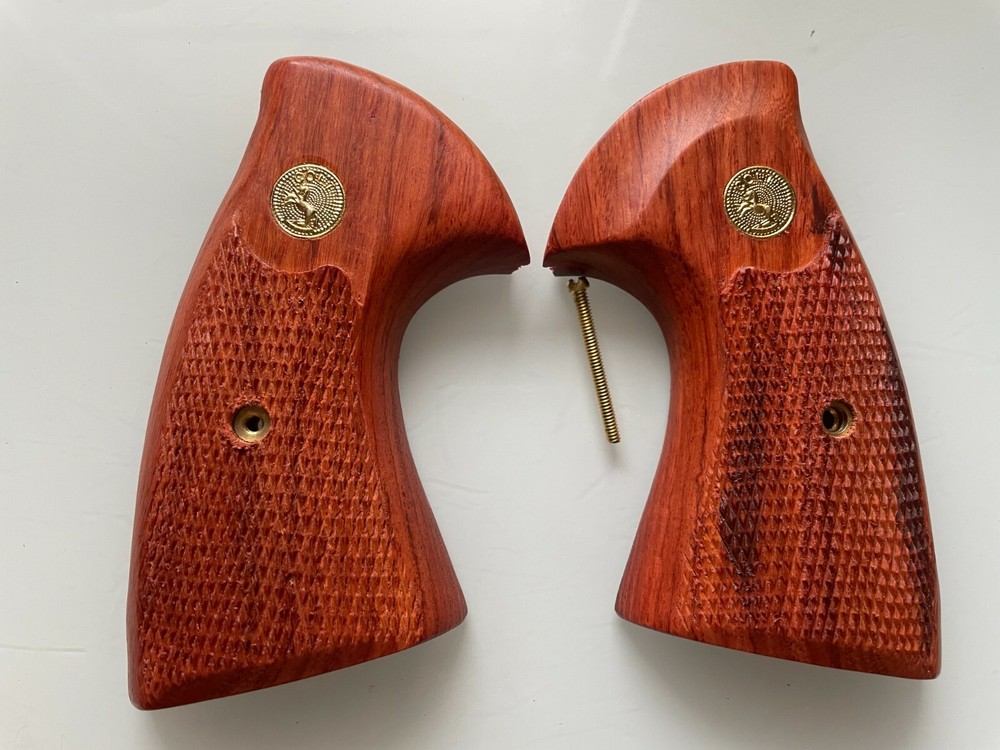 New hardwood grip for  COLT PYTHON  grips (I, E FRAME) checkered handmade