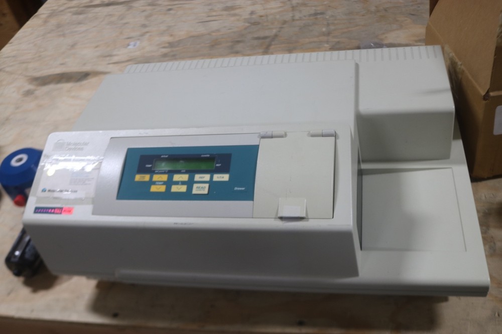 Molecular Devices SpectraMax Plus Microplate Spectrophotometer
