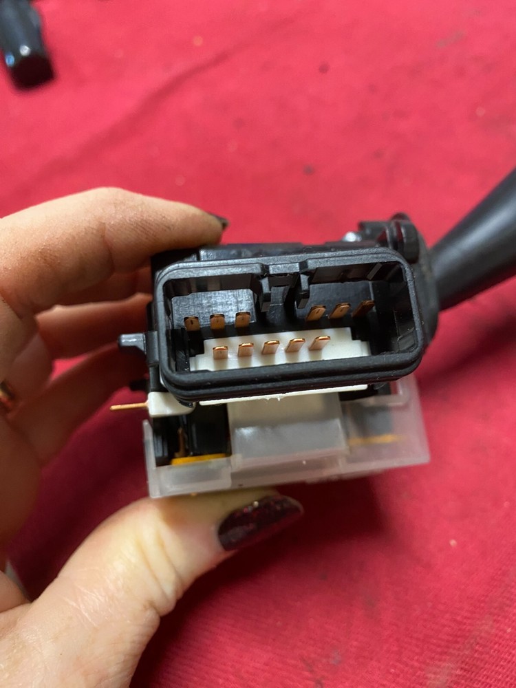 INTERNATIONAL CLF COLUMN SWITCH, WIPERS ,SPEED AND SPRAY, 17B122