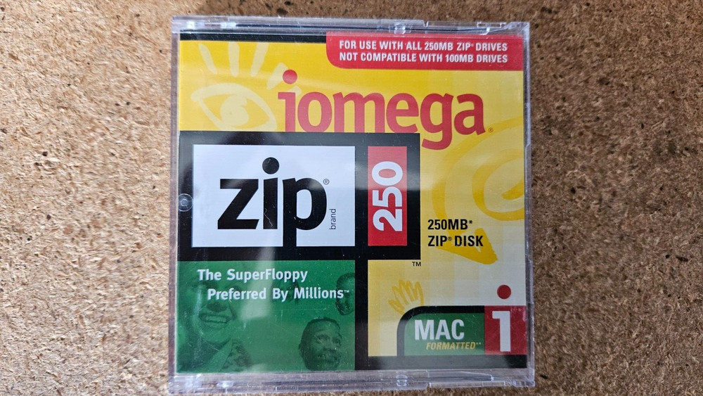 Iomega Zip 250 Disk SuperFloppy PC Formatted Storage Disk in Case