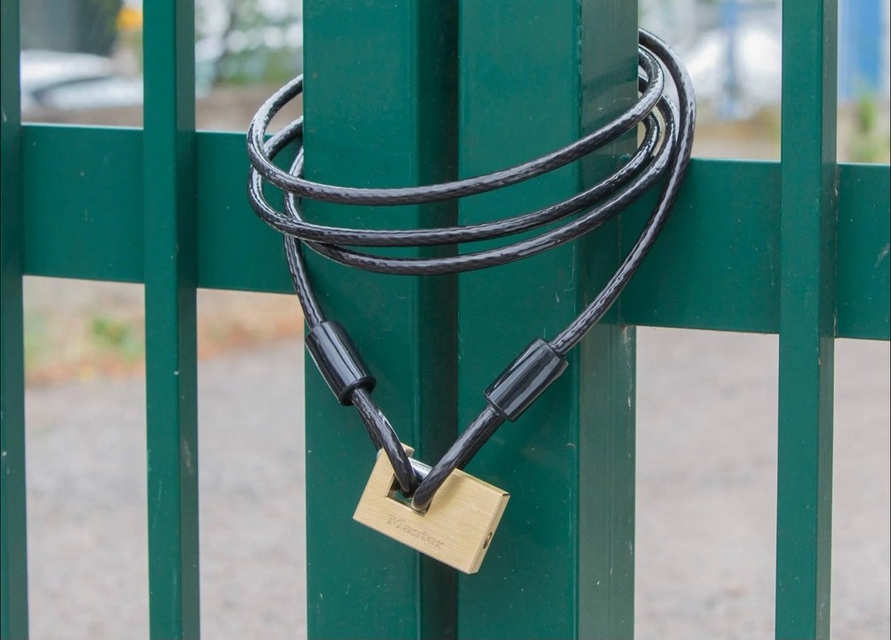 Masterlock Solid Brass Trailer Coupler Latch LOCK CANDADO with 2 KEYS