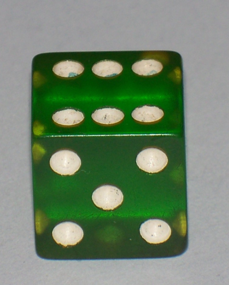 VINTAGE APPLE GREEN TRANSLUCENT DICE