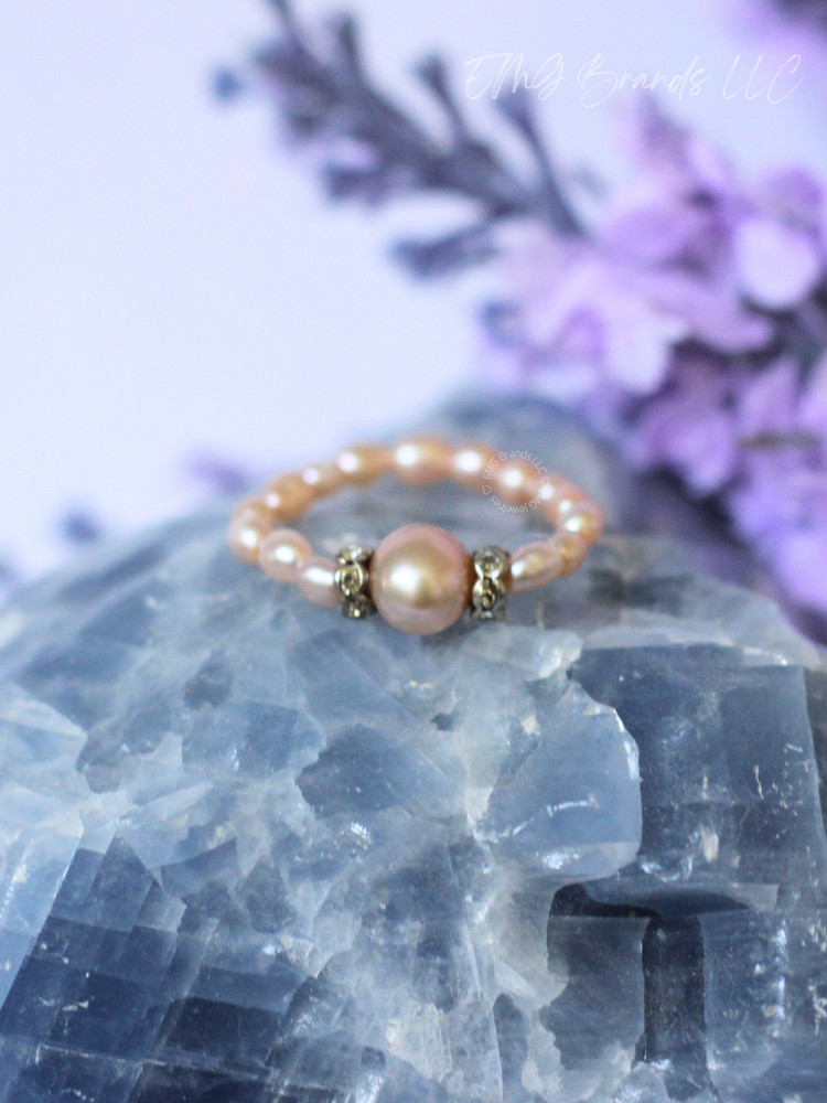 Peach Pearl Stretch Ring