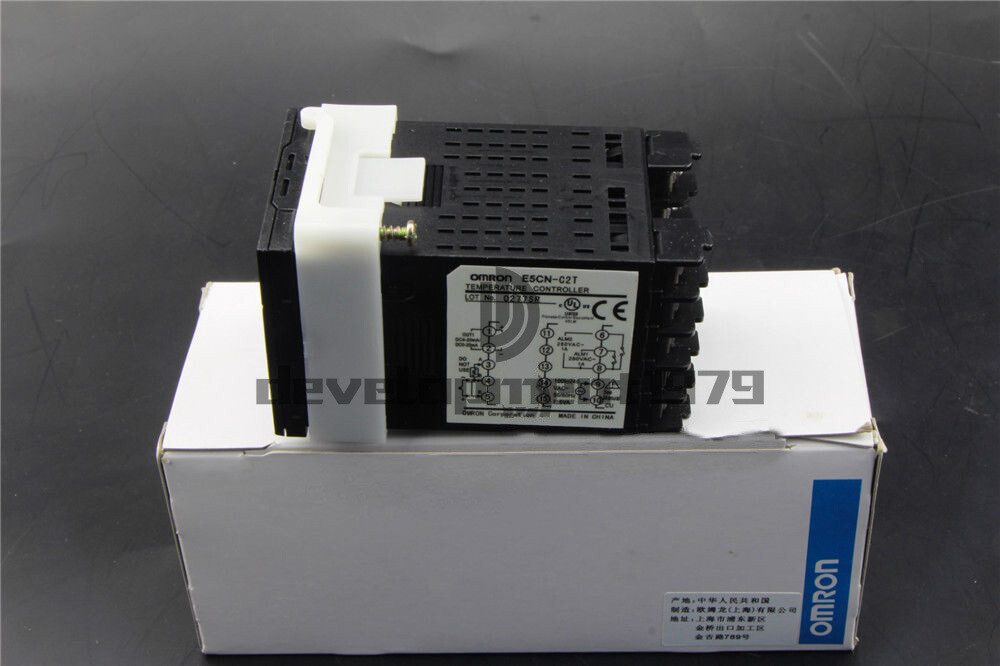 ONE NEW Omron E5CN-C2T 100-240VAC Temperature Controller
