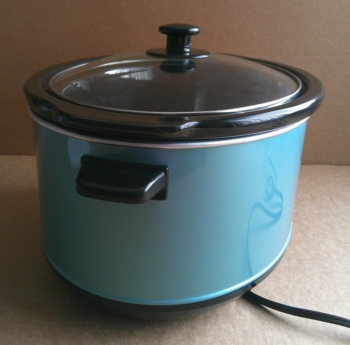 Americana Classics 5-Quart Slow Cooker NEW....Open Box