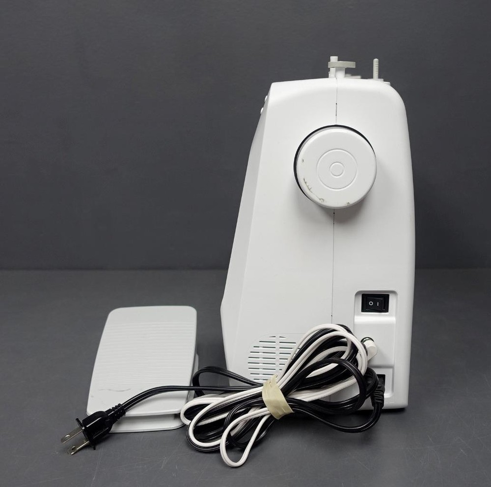 BROTHER CS5055 Computerized Sewing Machine w/ LCD Display 60 Stitches