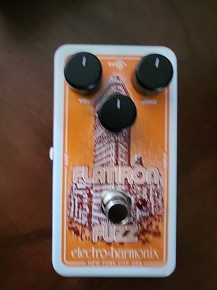 Electro Harmonix Flatiron Distortion / Fuzz