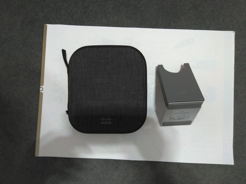 new Cisco Headset 730 Wireless Dual On-Ear + Wireless Charging Stand + USB