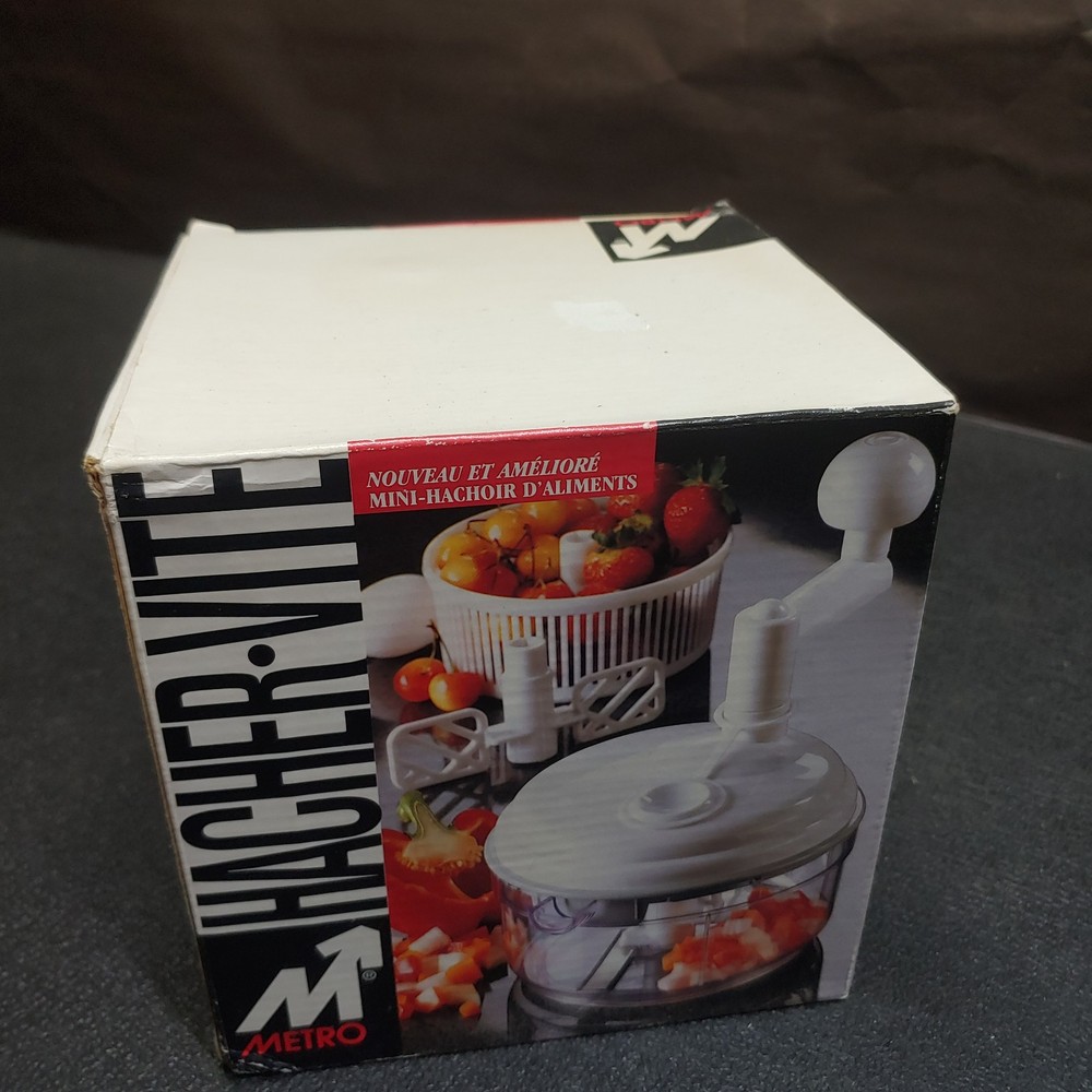 Metro Quick Chop Mini Chopper/ Blender Model 1646