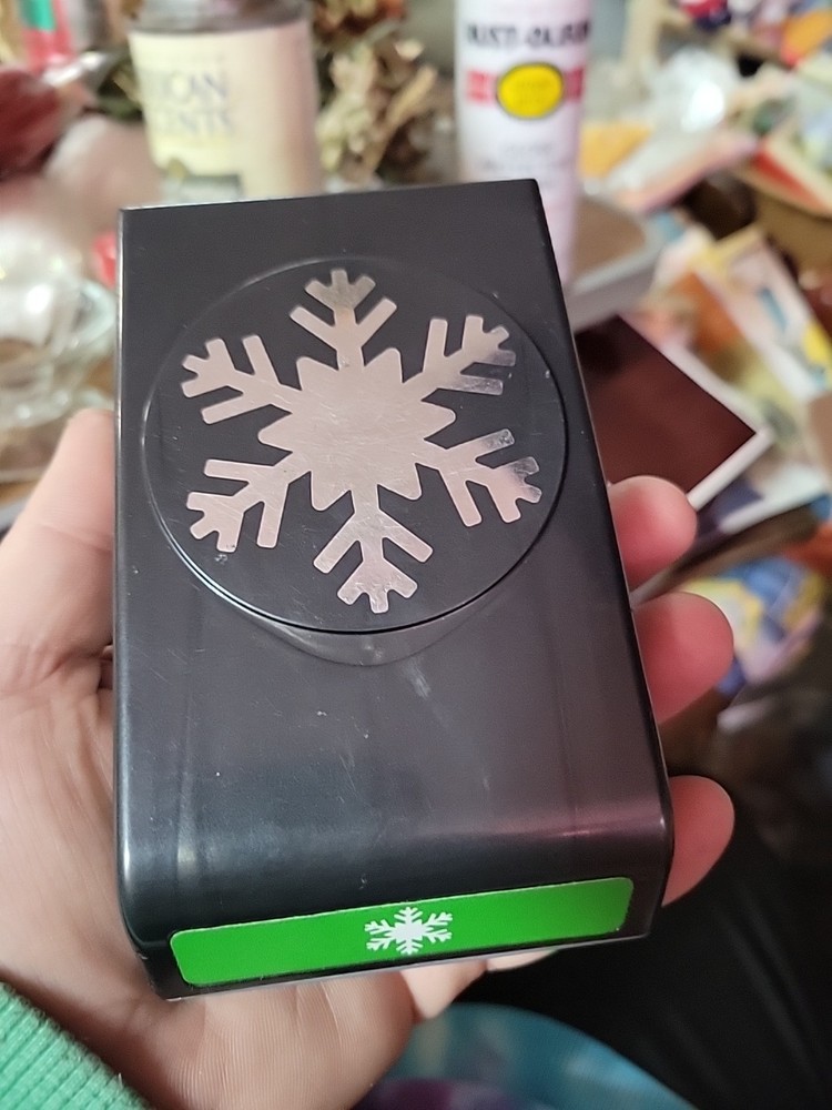 EK Paper Punch Snowflake Pre-owned