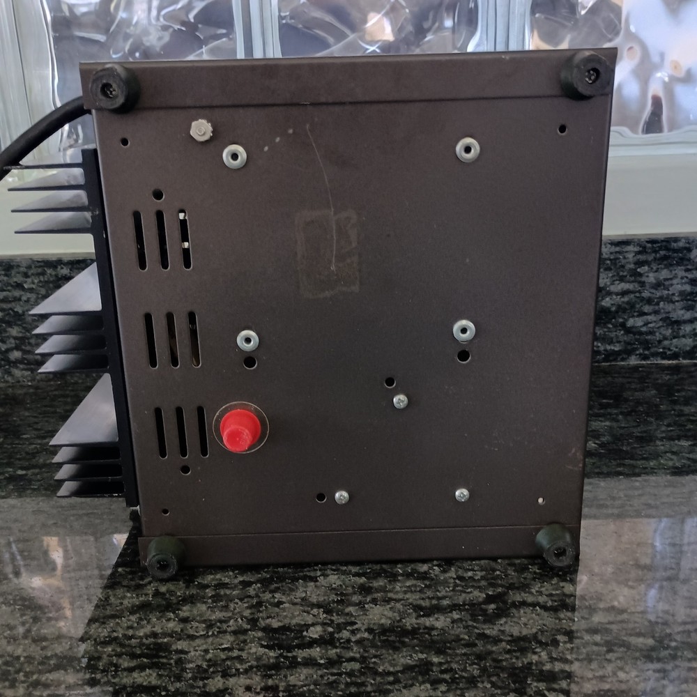 Astron RS-20A 13.8VDC 20A Linear / 16A Continuous Power Supply