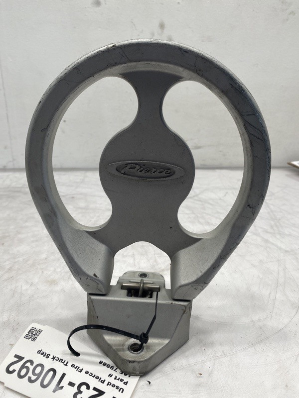 2010 Peterbilt 388 Step (723-10692)