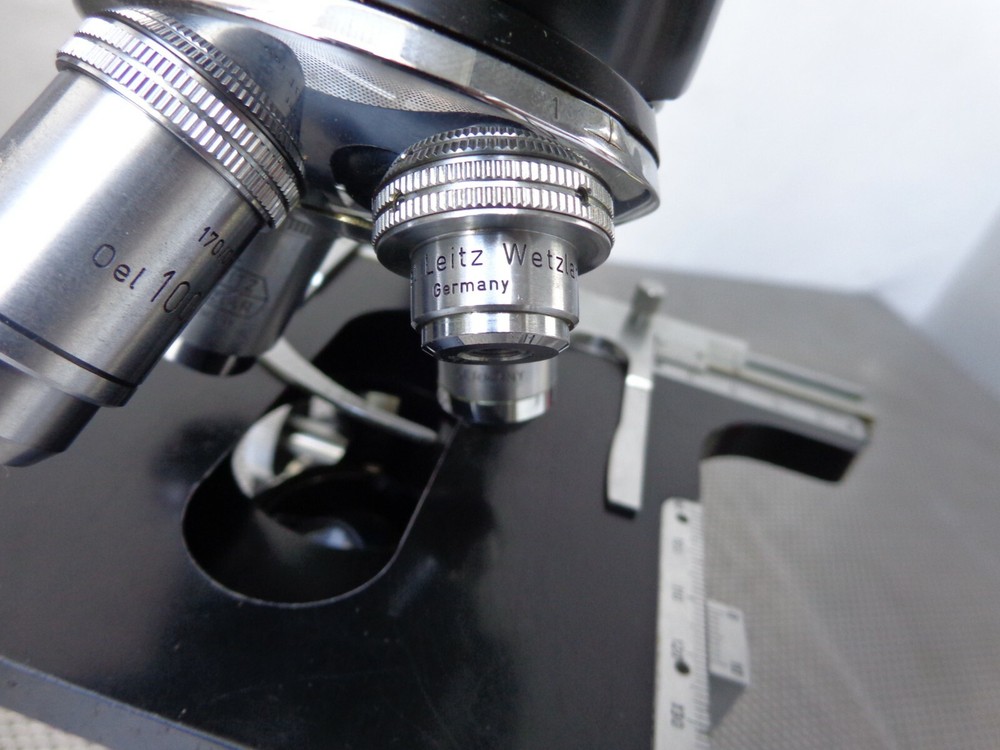 leitz wetzlar microscope 510229 with case 4x