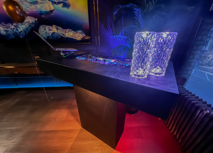 Timber Groove DJ Booth Podium (White)