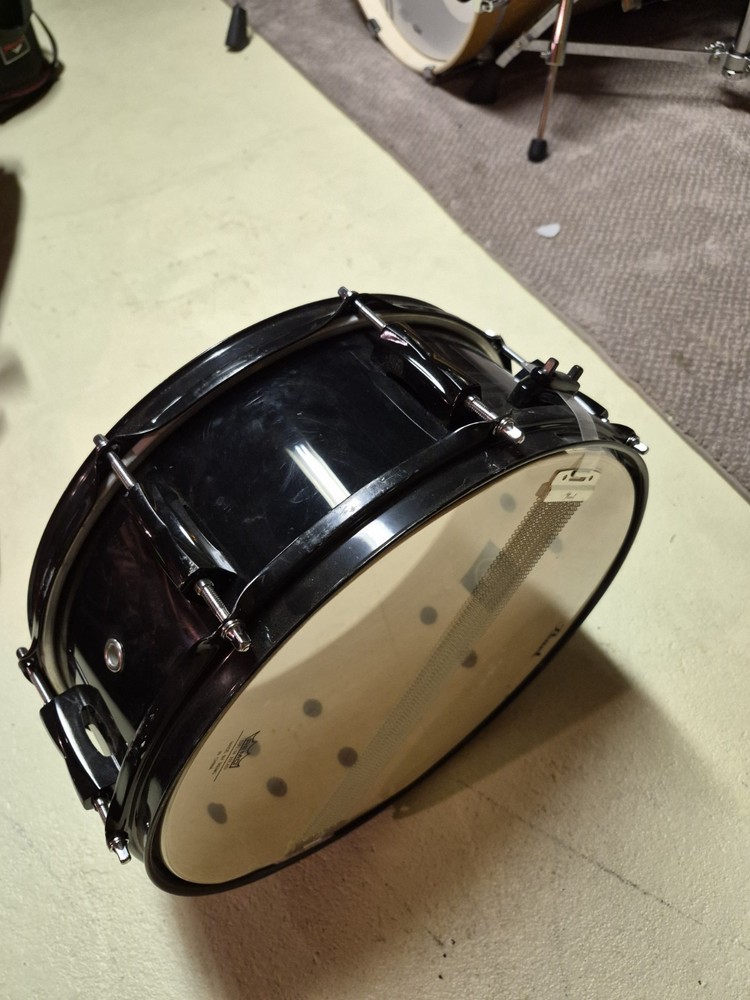 pearl snare drum used