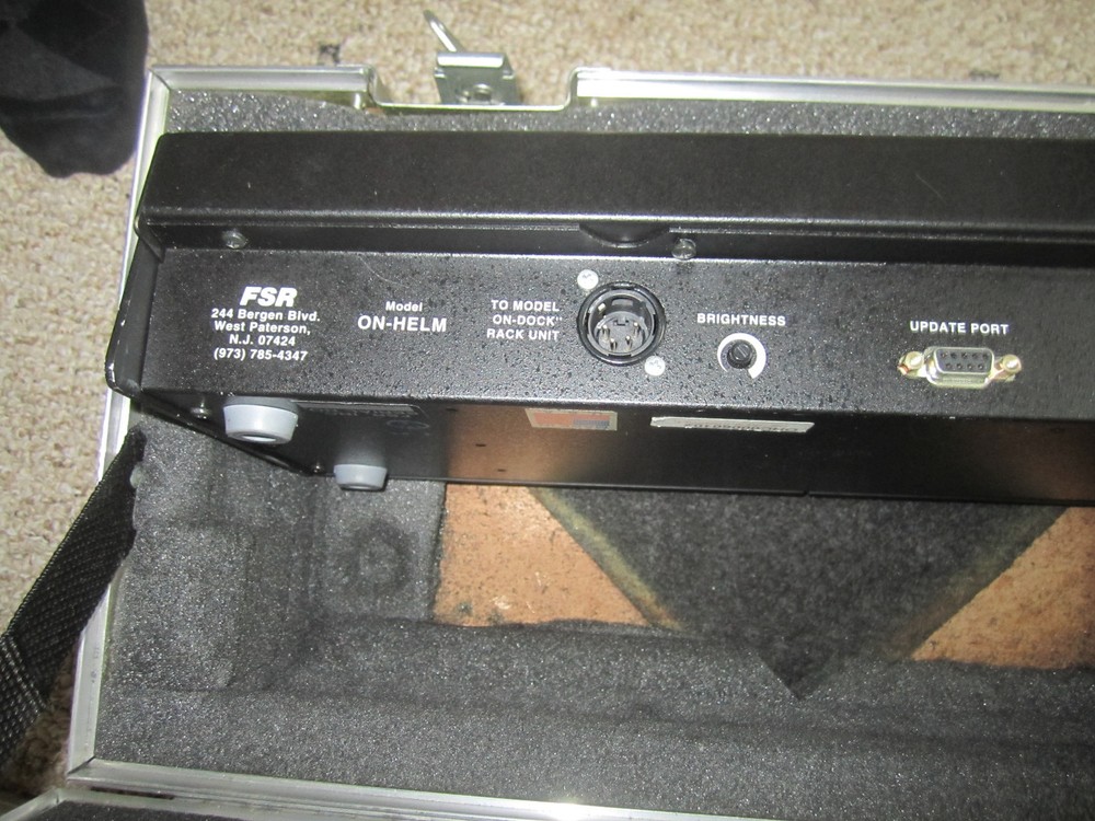 FSR Omni Helm Multi-screen presentation controller W/case (G)