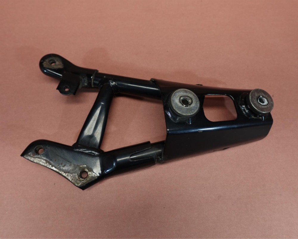2005-2009 SUZUKI BOULEVARD C50 VL800 Exhaust Support Mount Bracket
