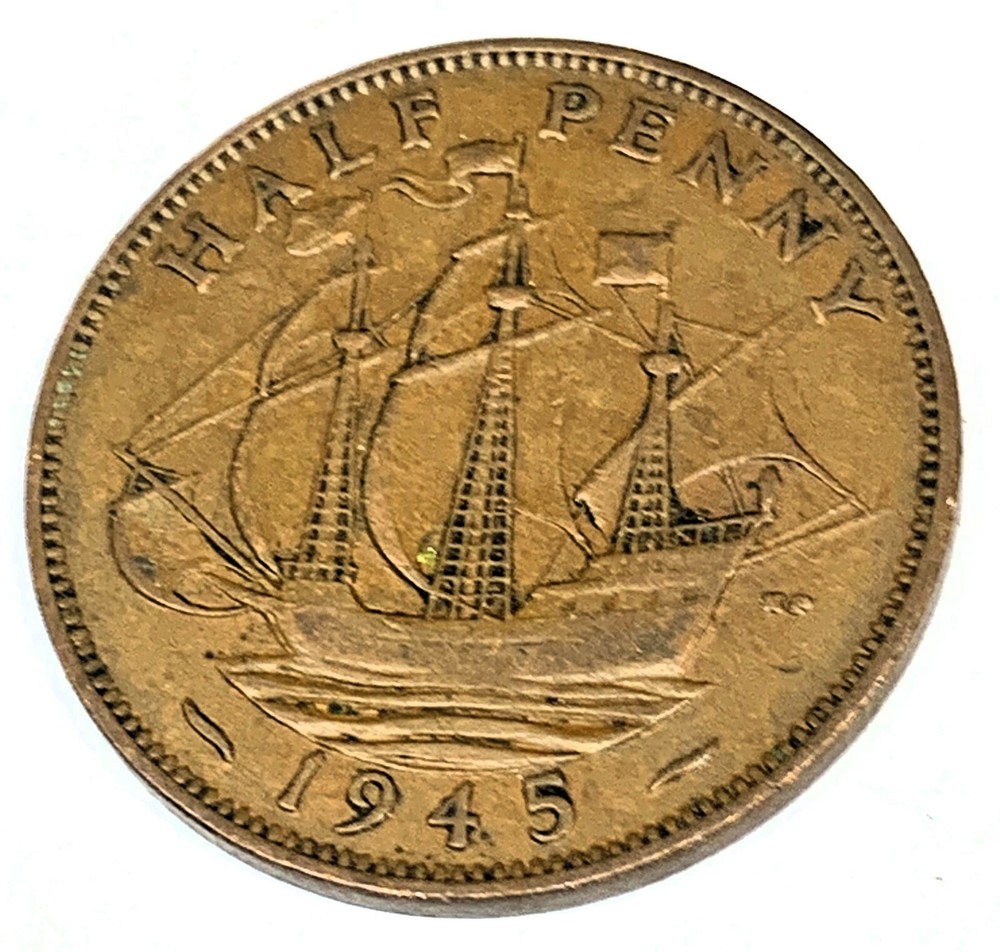 # C9478    GREAT BRITAIN     COIN,     HALF  PENNY    1945